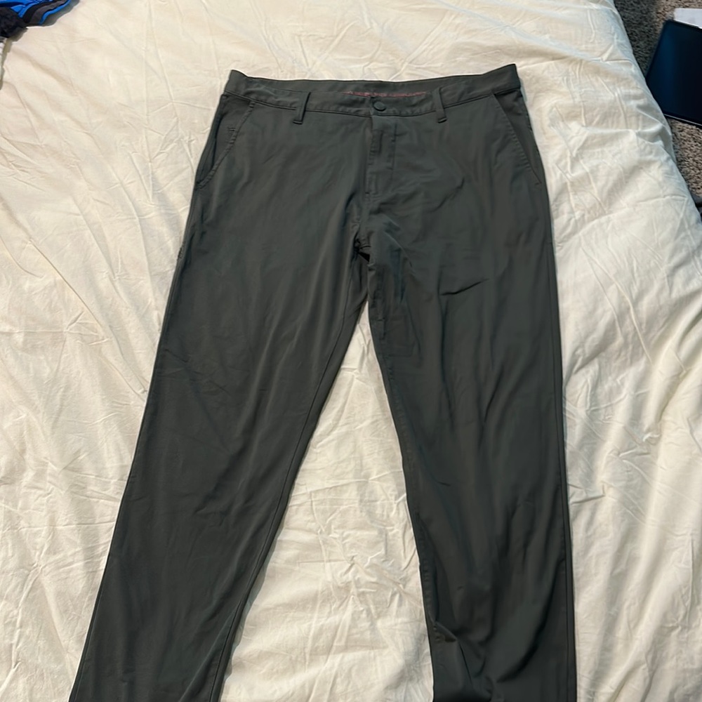 Rhône 35” x 29.5 " commuter slim fit pants